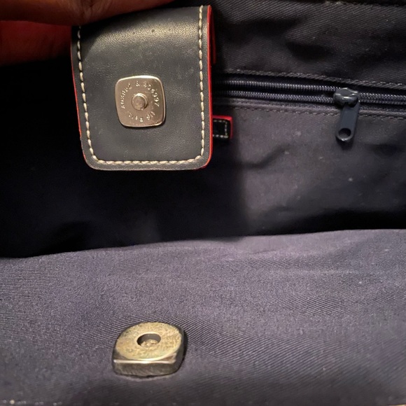 Tommy Hilfiger maroon and blue handbag - Picture 4 of 5